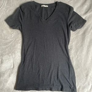grey v neck shirt